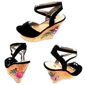 NEW! CUTE! Black VelvetPlatformWedge!